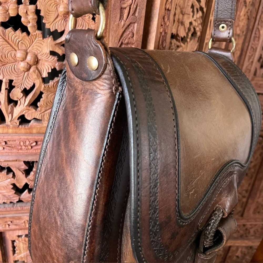 Vintage Leather Western Tooled Crossbody Saddle Bag - Picture 4 of 9